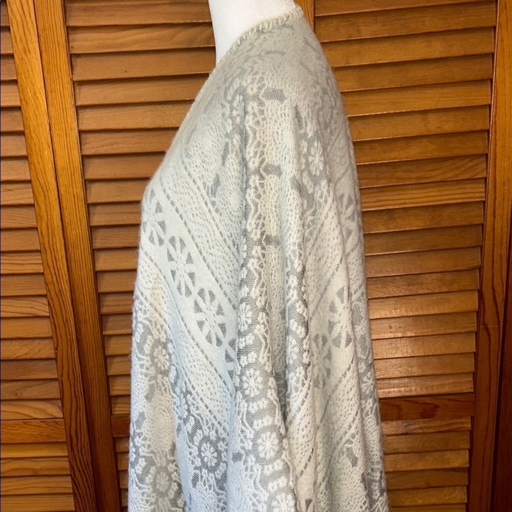 Signature Collection Elegant Gray Patterned Shawl - image 3